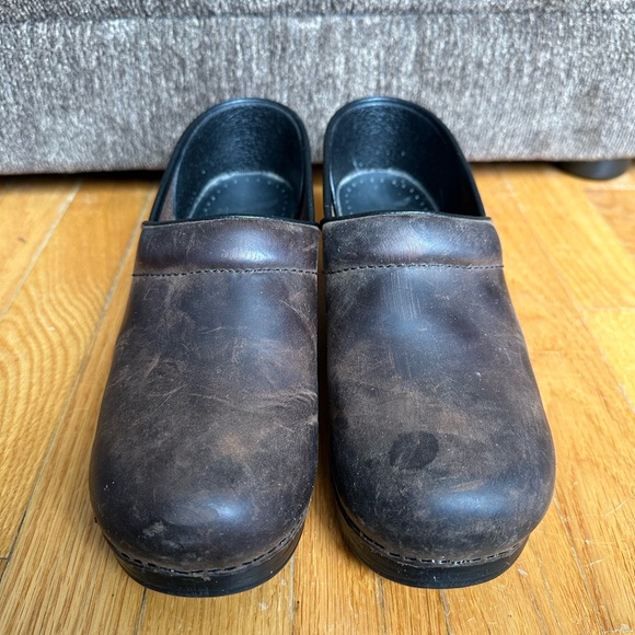 Dansko women’s pro leather clogs (antique brown) - Picture 7 of 8